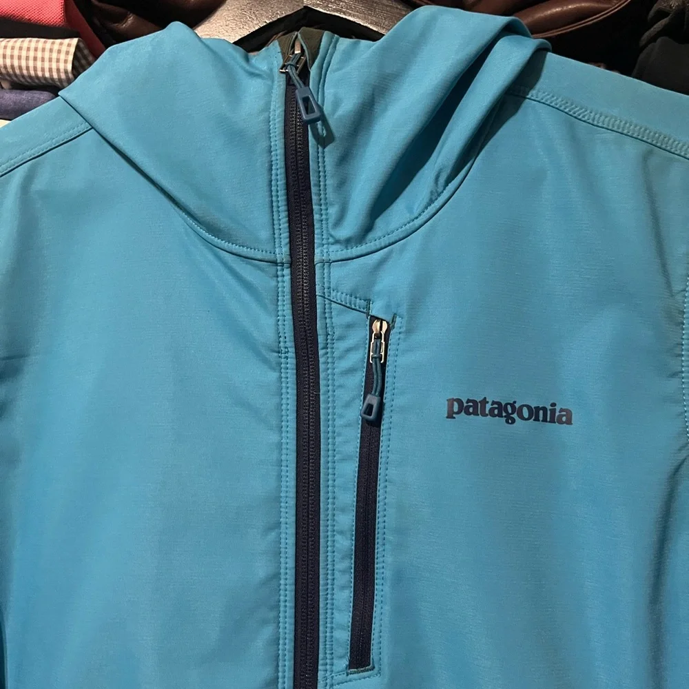 Patagonia Men’s Turquoise Hooded Performance Jacket - Picture 2 of 9
